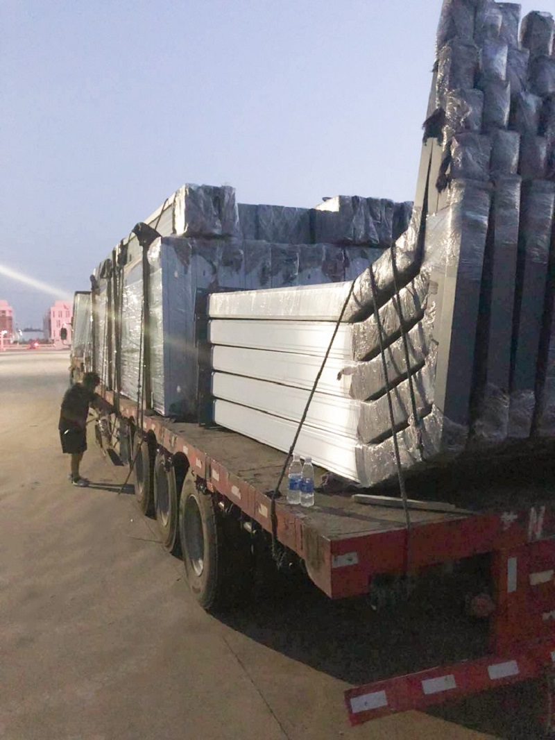 2018.7.16  河南新鄉公交站臺、候車亭發貨